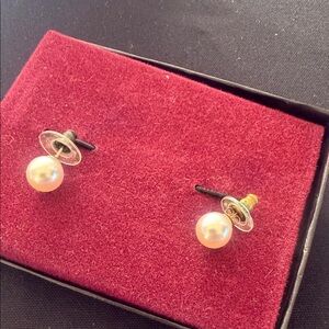 Classic Pearl Stud Earrings